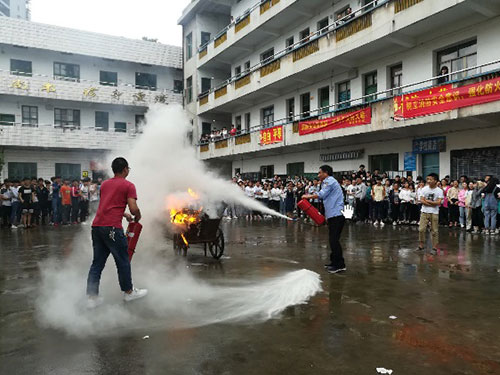 邵陽市華龍中學,邵陽中學教育,高中教育,師資雄厚,名優(yōu)教師