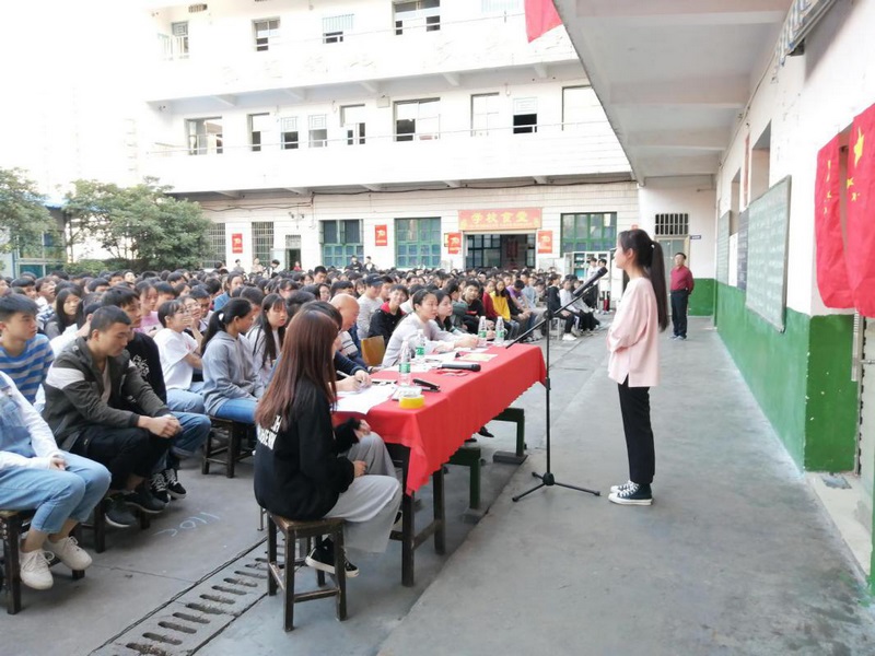 邵陽市華龍中學,邵陽中學教育,高中教育,師資雄厚,名優(yōu)教師